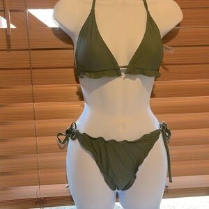 NWOT ruffle string bikini​​​​